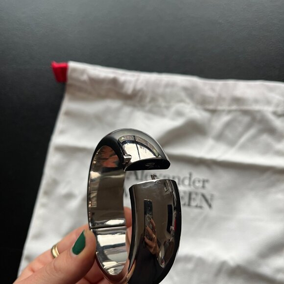 NWT Alexander McQueen Bangle Bracelet Silver Oversized Cuff - Picture 4 of 9